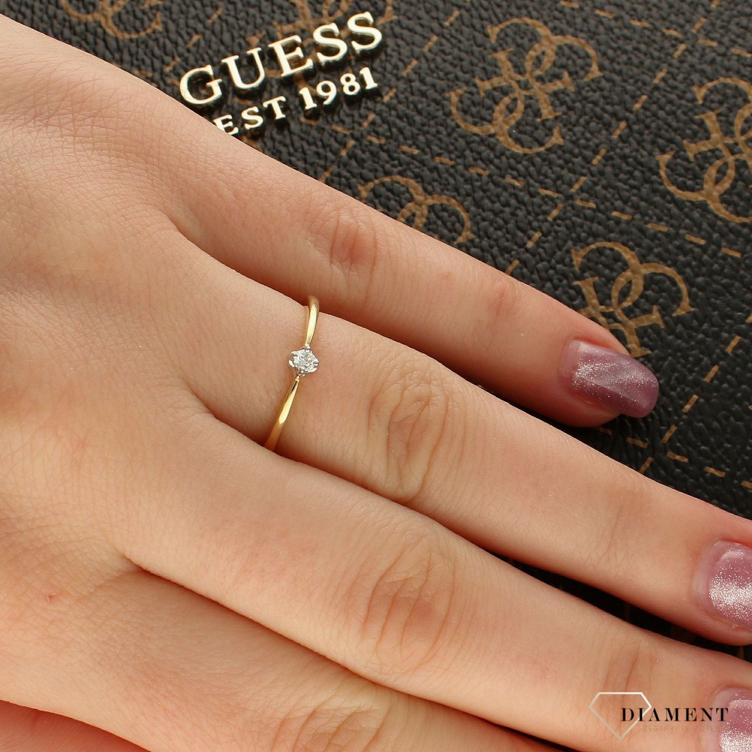 Złoty pierścionek z diamentem  Rozmiar 14  KR-482401 Y.jpg